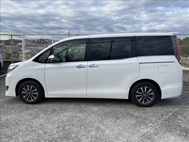 Toyota ESQUIRE 2018-01 194934-2