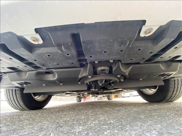 Toyota ESQUIRE 2018-01 194934-18