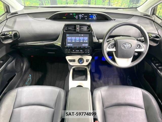 Toyota PRIUS 2016-04 242071-1