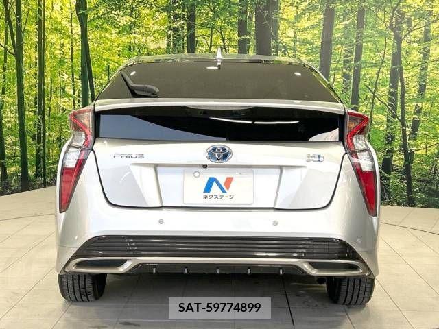 Toyota PRIUS 2016-04 242071-15