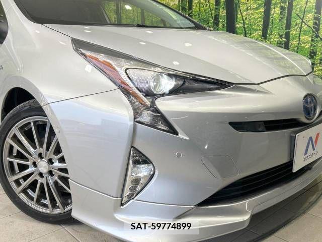 Toyota PRIUS 2016-04 242071-12