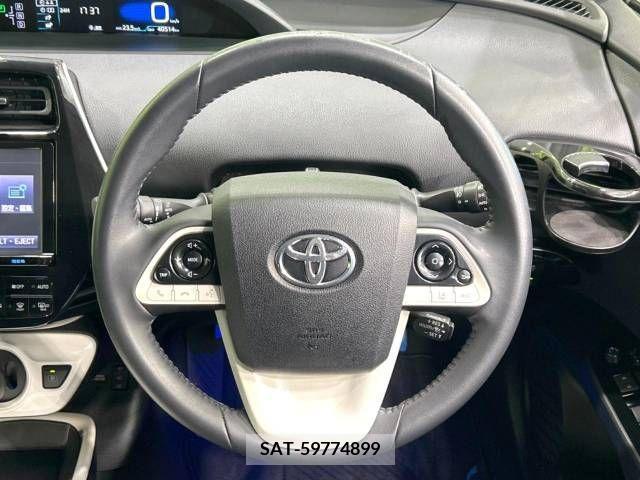 Toyota PRIUS 2016-04 242071-11