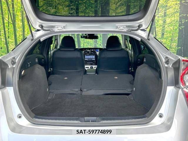 Toyota PRIUS 2016-04 242071-10