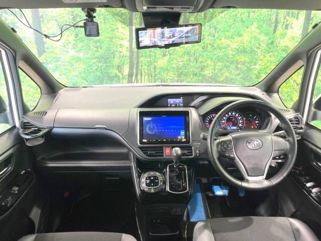 Toyota NOAH 2020-10 182612-1