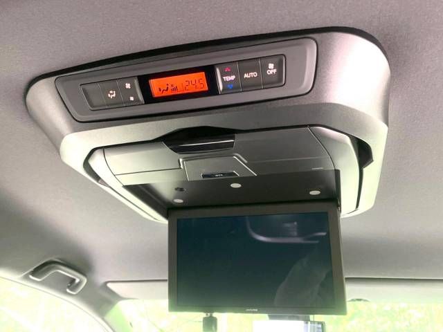 Toyota NOAH 2020-10 182612-4