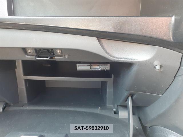 Nissan NOTE 2018-03 340622-22