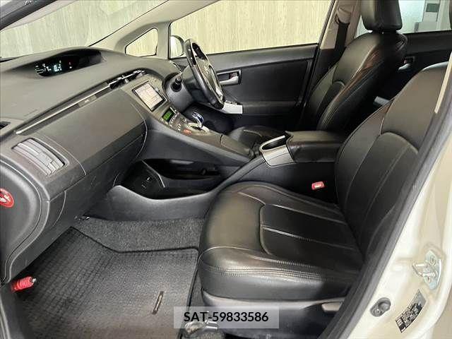 Toyota PRIUS 2013-04 281818-22