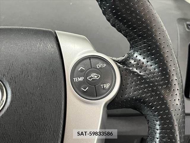 Toyota PRIUS 2013-04 281818-19