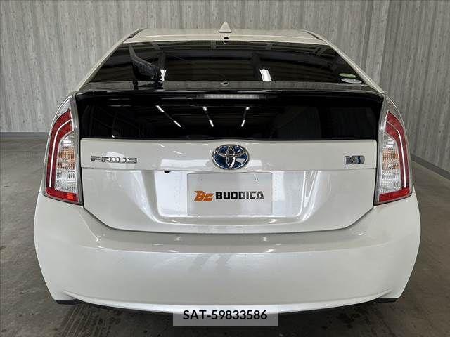 Toyota PRIUS 2013-04 281818-12