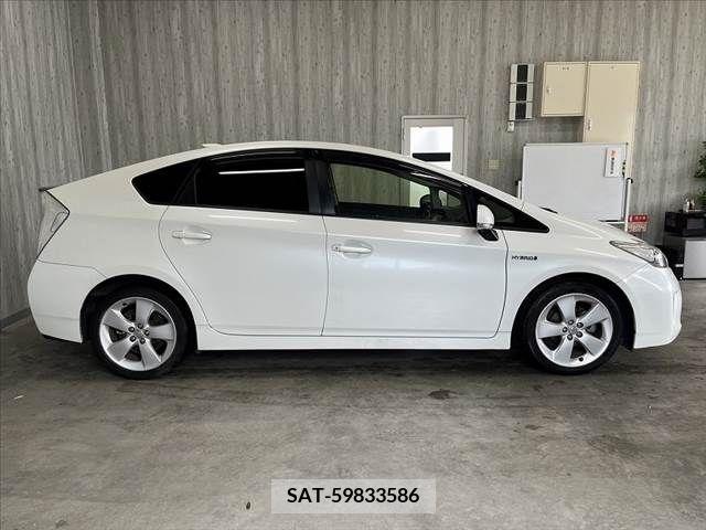 Toyota PRIUS 2013-04 281818-9