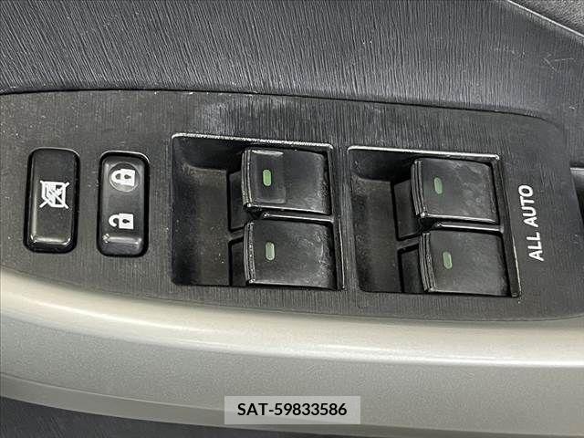 Toyota PRIUS 2013-04 281818-26
