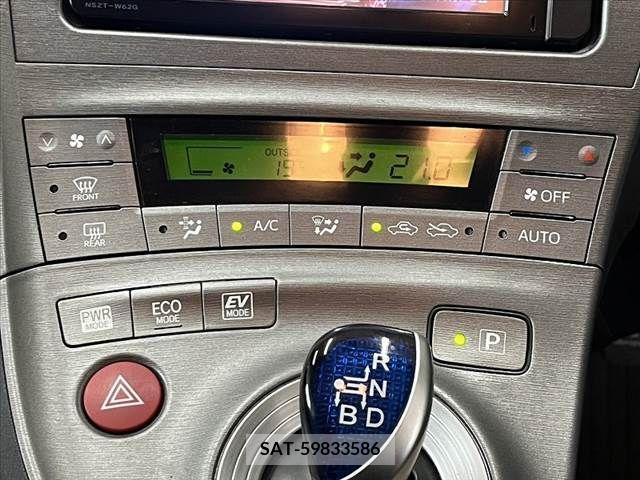 Toyota PRIUS 2013-04 281818-25