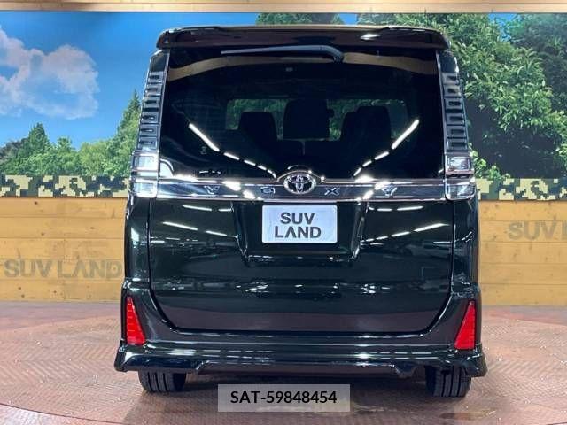 Toyota VOXY 2017-09 370450-16