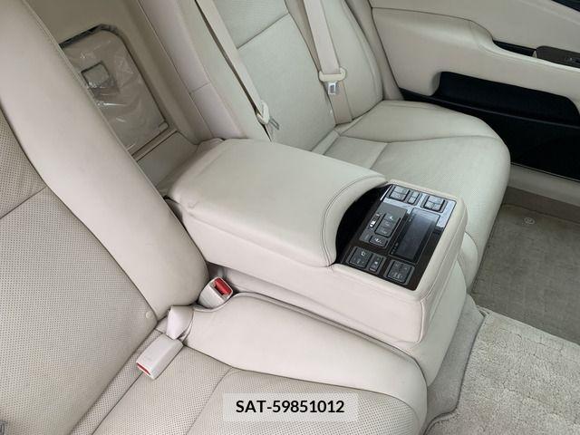 Lexus LS 2007-07 225429-11