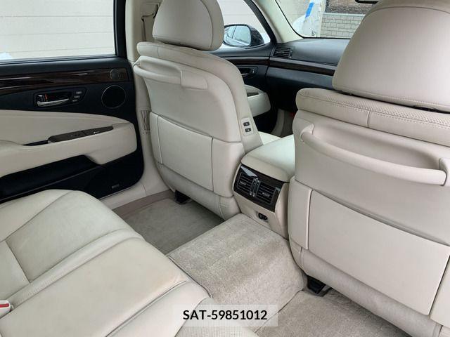 Lexus LS 2007-07 225429-13