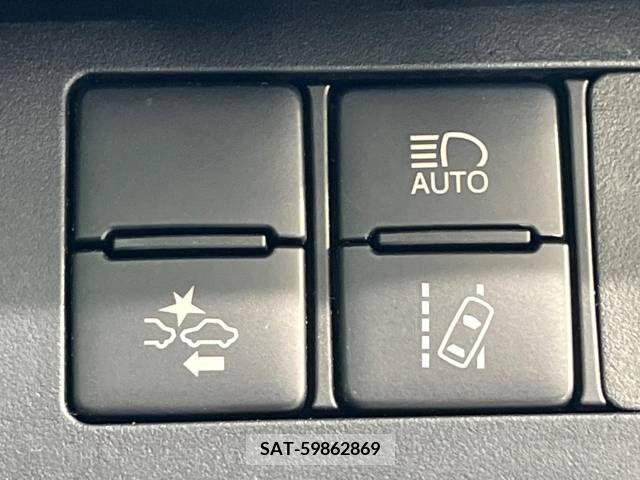 Toyota SIENTA 2018-01 338510-5