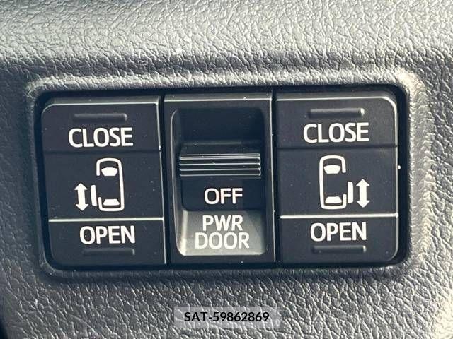 Toyota SIENTA 2018-01 338510-4
