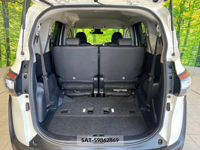 Toyota SIENTA 2018-01 338510-11