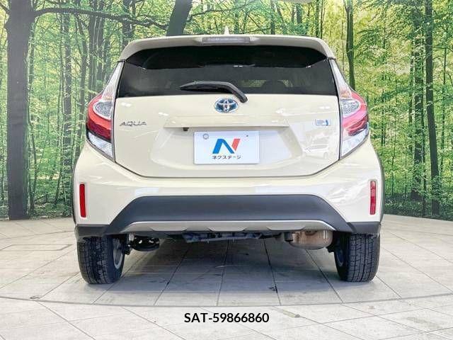 Toyota AQUA 2017-08 240297-15