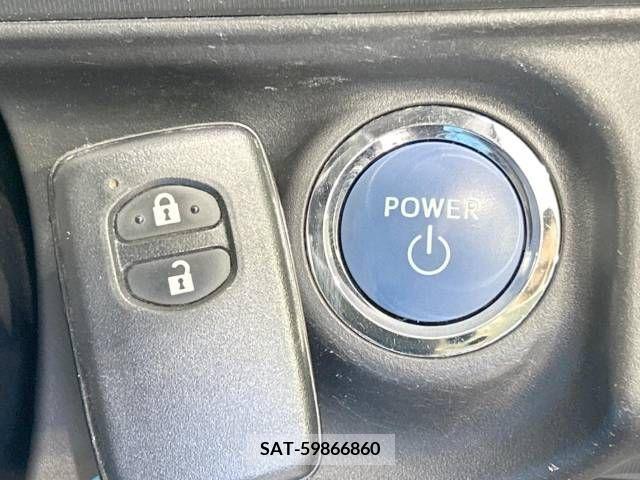 Toyota AQUA 2017-08 240297-7