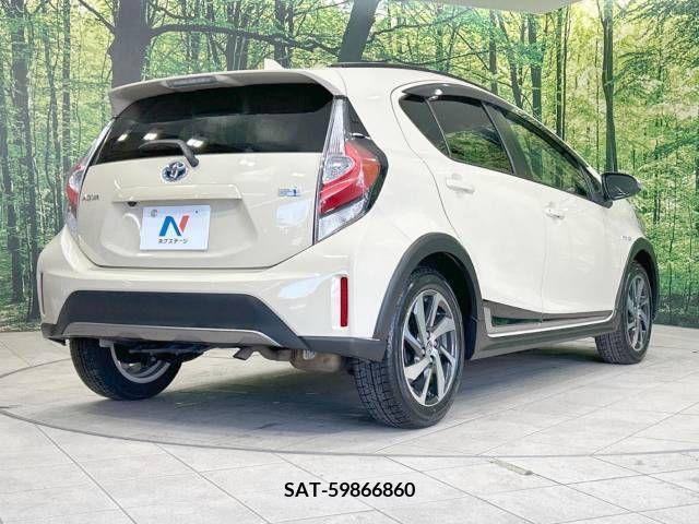 Toyota AQUA 2017-08 240297-17