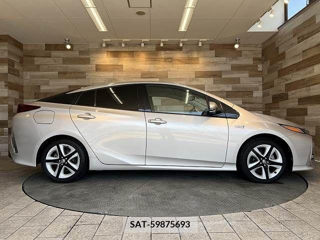 Toyota PRIUS PHV 2017-10 282519-17