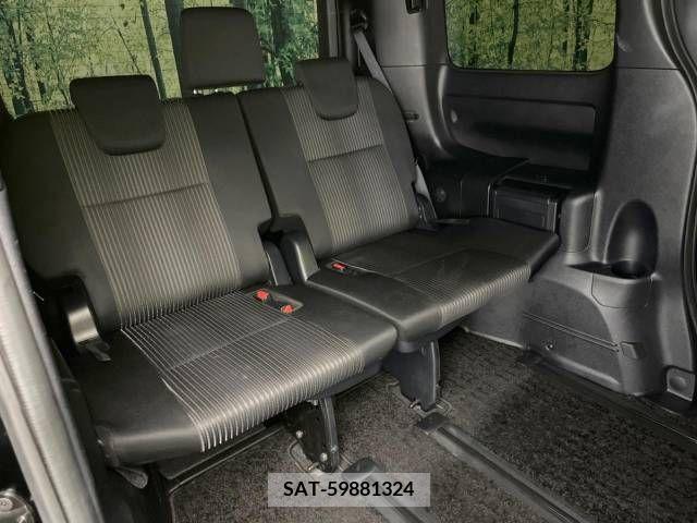 Toyota VOXY 2019-03 336602-9