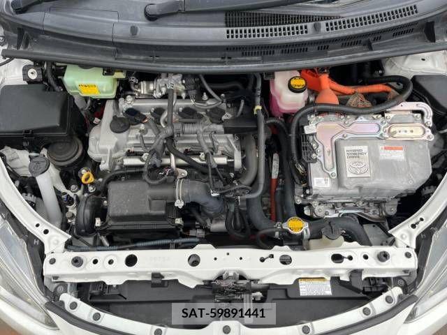Toyota AQUA 2015-09 395707-18