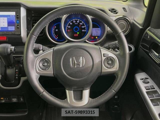 Honda N BOX CUSTOM 2017-04 306804-8