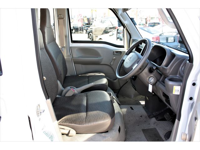 Mitsubishi MINICAB VAN 2017-01 21161-11