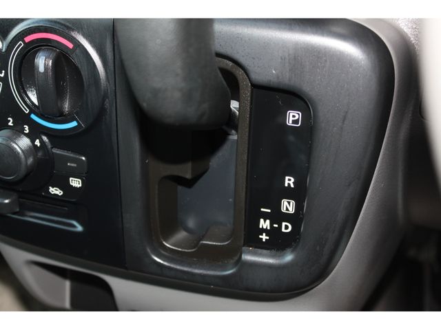 Mitsubishi MINICAB VAN 2017-01 21161-19