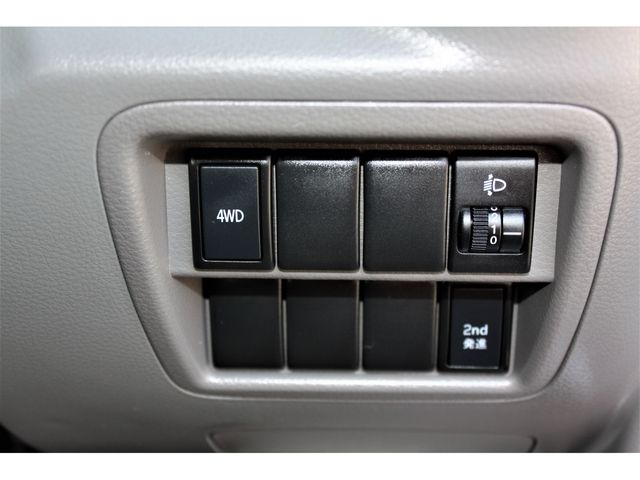 Mitsubishi MINICAB VAN 2017-01 21161-21