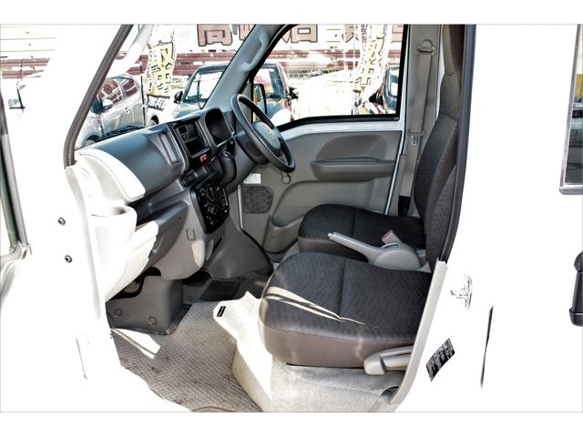 Mitsubishi MINICAB VAN 2017-01 21161-12