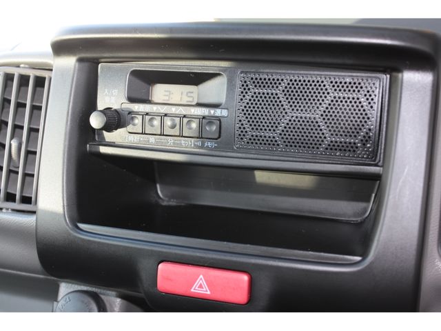 Mitsubishi MINICAB VAN 2017-01 21161-22