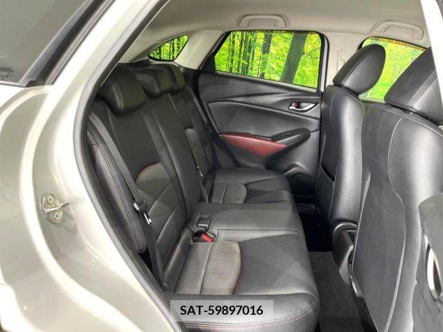 Mazda CX-3 2015-05 240898-9