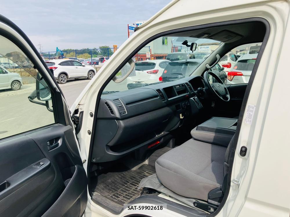 Toyota REGIUSACE VAN 2017-09 454118-11