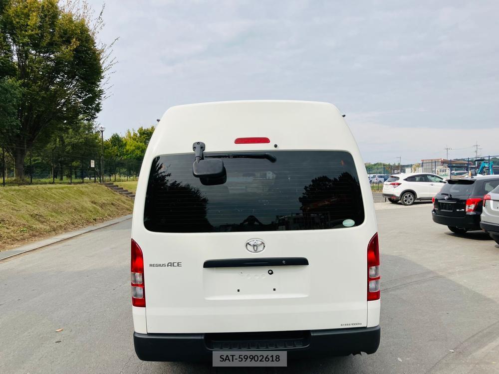 Toyota REGIUSACE VAN 2017-09 454118-3