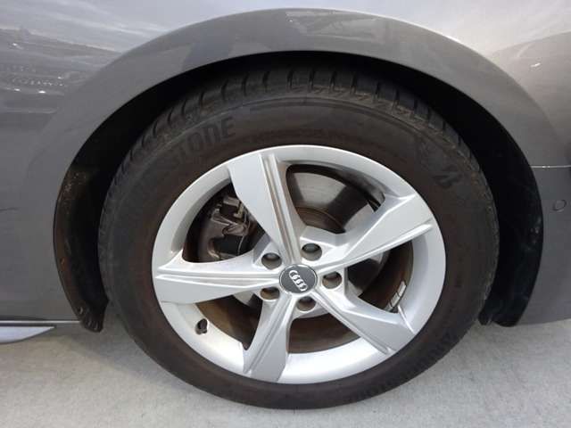 Audi A4 2021-01 192210-11