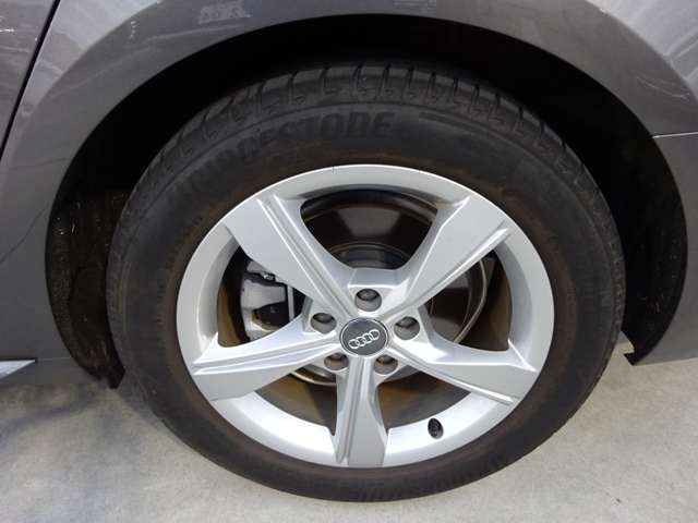 Audi A4 2021-01 192210-13