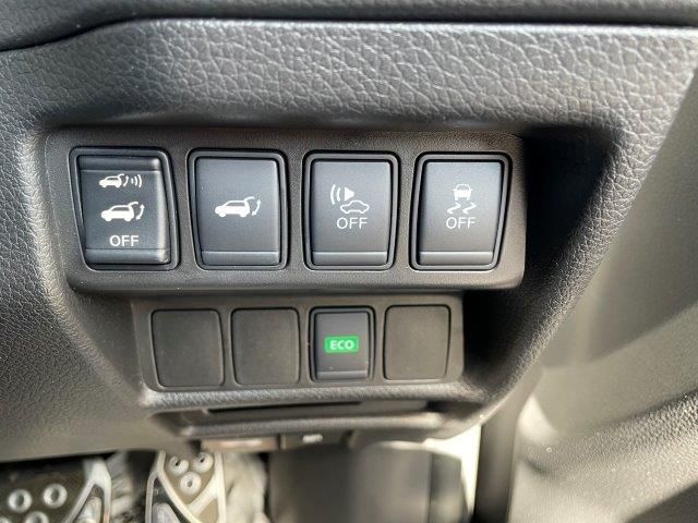 Nissan X-TRAIL 2016-03 1777-17