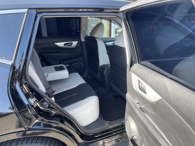 Nissan X-TRAIL 2016-03 1777-3