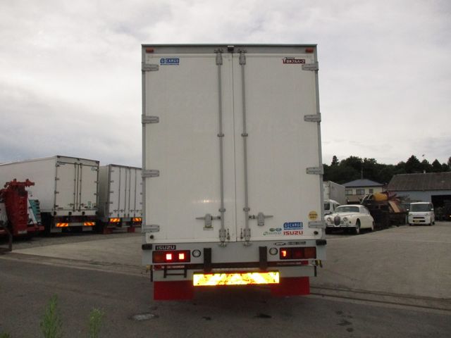 Isuzu GIGA 2016-03 8498-5