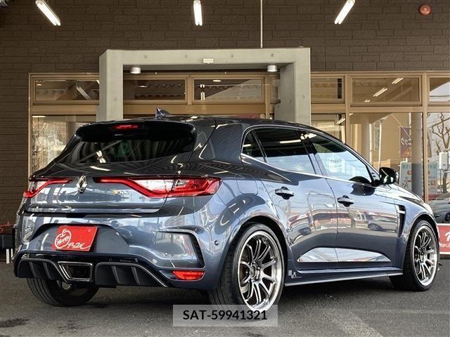 Renault MEGANE 2019-03 374315-2