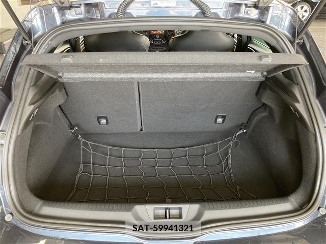 Renault MEGANE 2019-03 374315-9