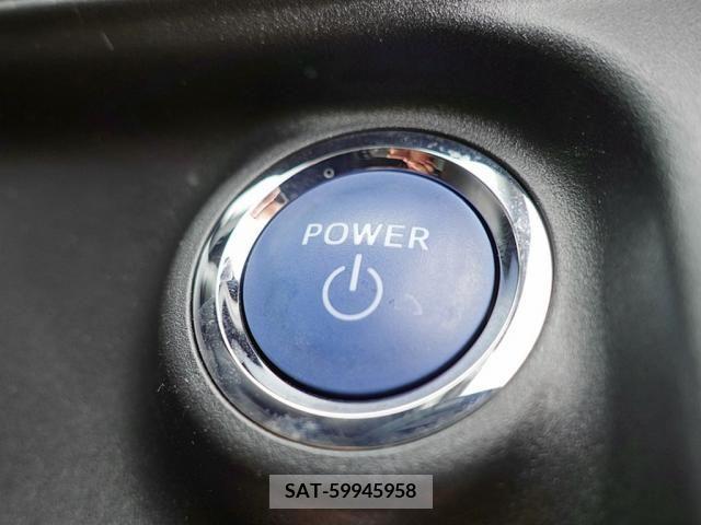 Toyota AQUA 2017-06 260510-22