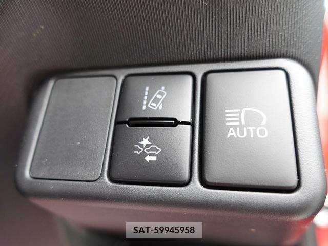 Toyota AQUA 2017-06 260510-21