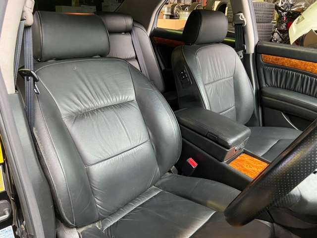 Nissan GLORIA HARDTOP 2000-11 192635-11