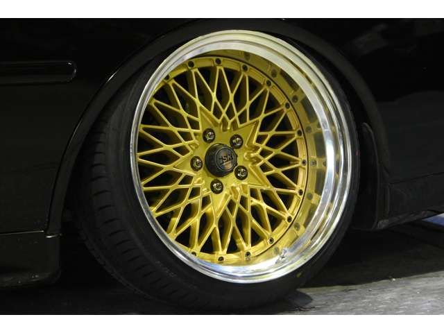 Nissan GLORIA HARDTOP 2000-11 192635-9