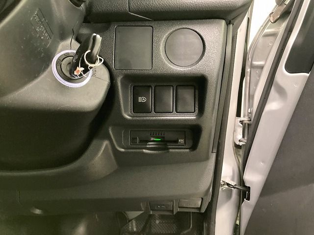 Toyota REGIUSACE VAN 2018-09 194406-18