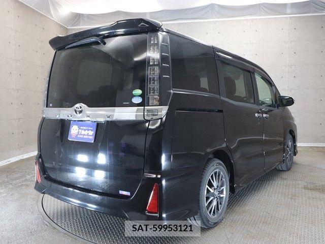 Toyota VOXY 2016-05 241271-1